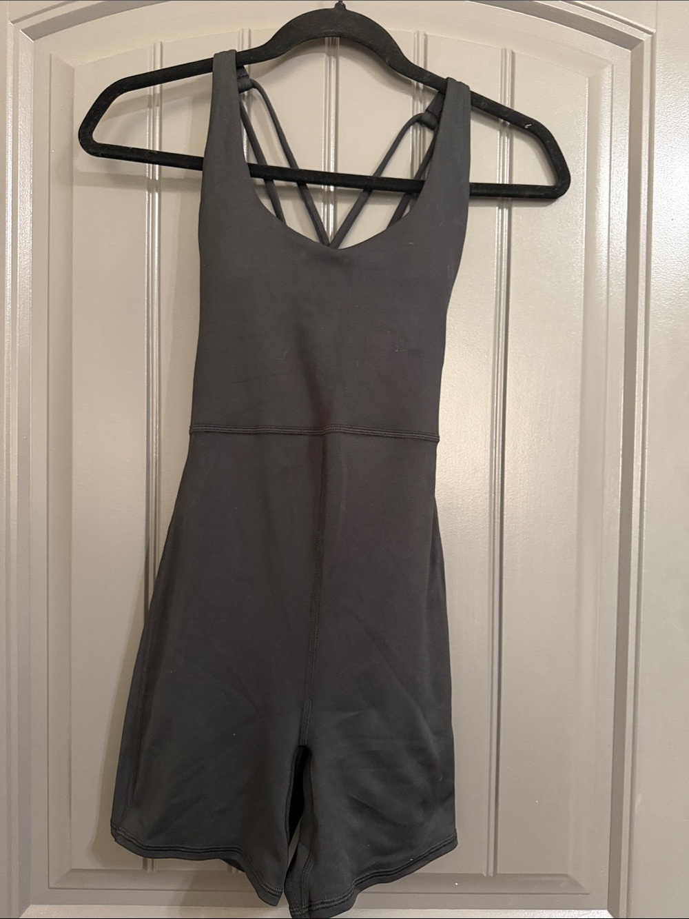 Gilly Hicks size S Crisscross activewear NWT